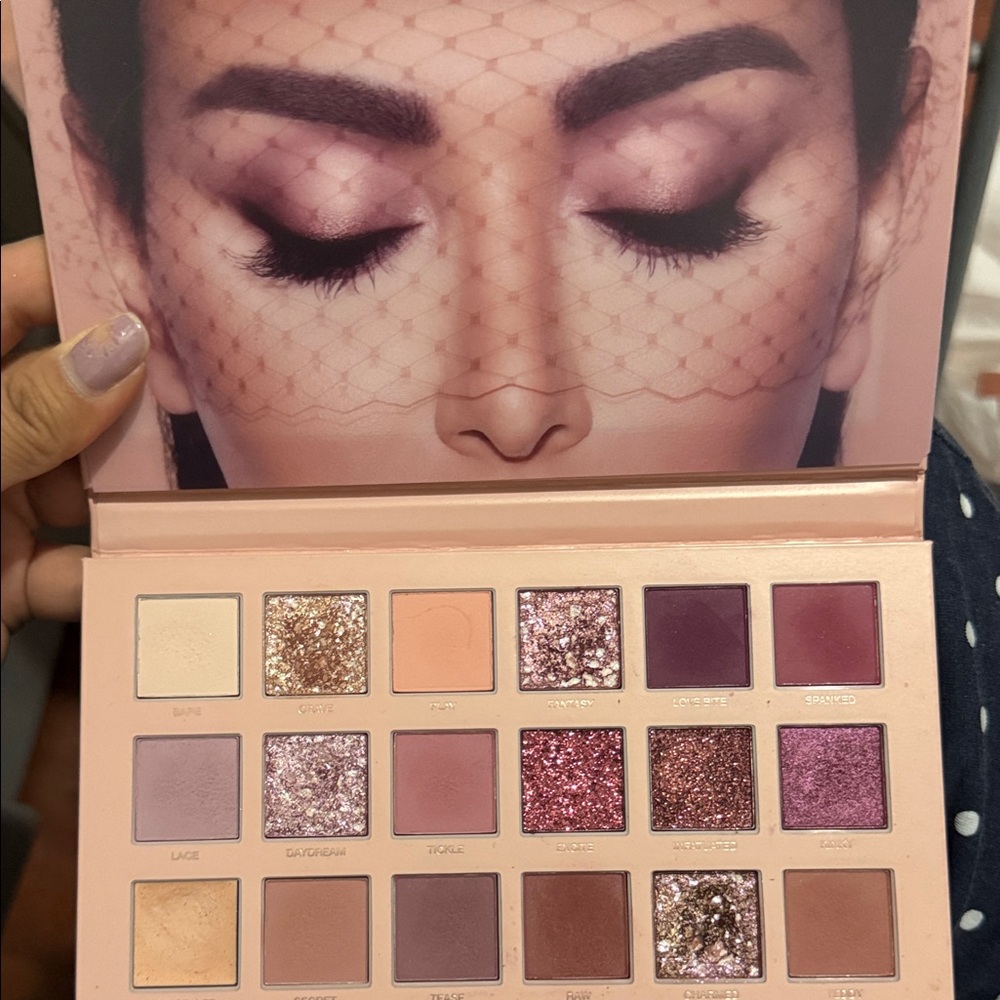 HUDA BEAUTY Glam Eyeshadow Palette with Pink and Purple Hues